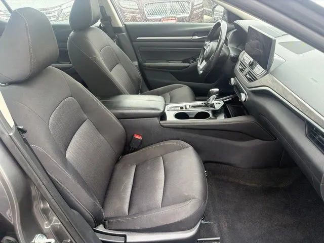 Nissan Altima photo 21