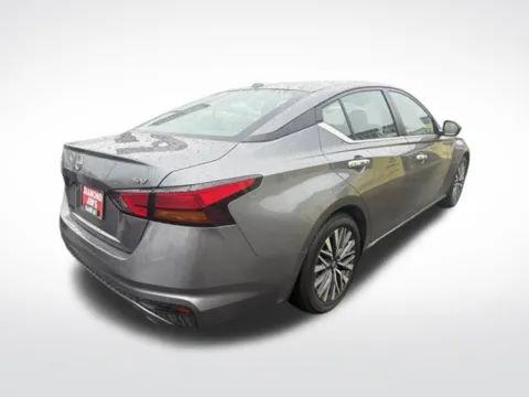 More photos of 2023 Nissan Altima 2.5 SV at Diamond Jim's Motor Cars, WI