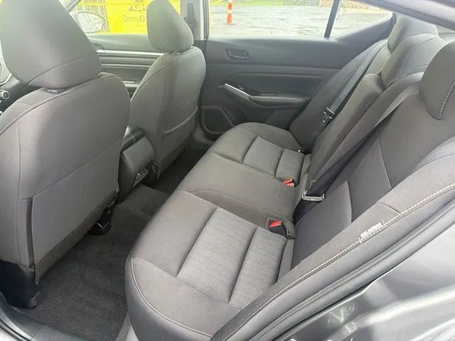 Nissan Altima photo 15