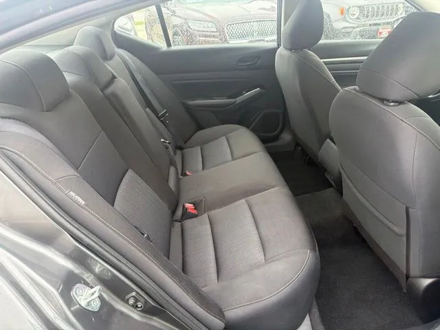 Nissan Altima photo 19