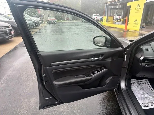 Nissan Altima photo 14