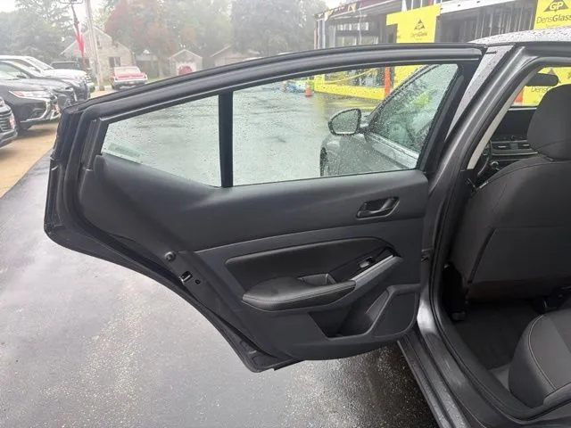 Nissan Altima photo 17