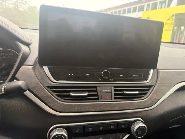 Nissan Altima photo 11
