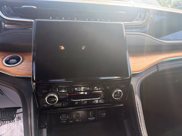 Jeep Grand Cherokee L photo 16