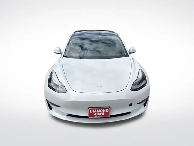 Tesla Model 3 photo 8