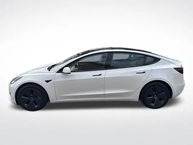 Tesla Model 3 photo 6