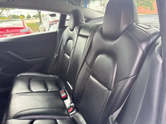 Tesla Model 3 photo 13