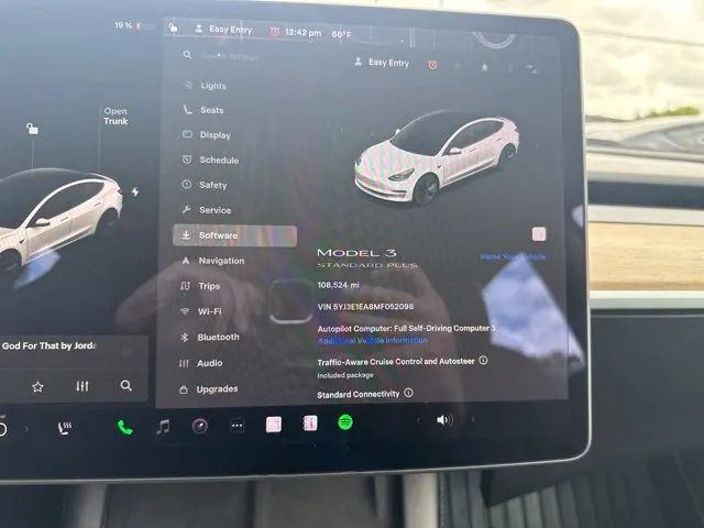 Tesla Model 3 photo 29
