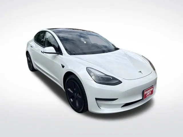 White 2021 Tesla Model 3 Standard Range Plus for sale in Milwaukee, WI