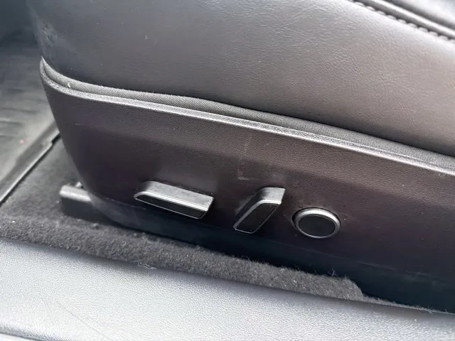 Tesla Model 3 photo 12