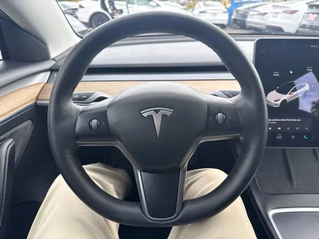 Tesla Model 3 photo 24