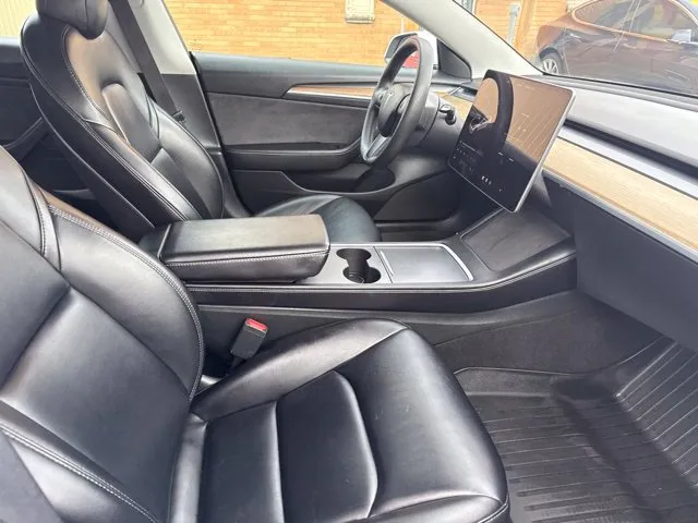 Tesla Model 3 photo 20