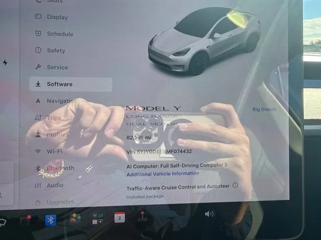 Tesla Model Y photo 28