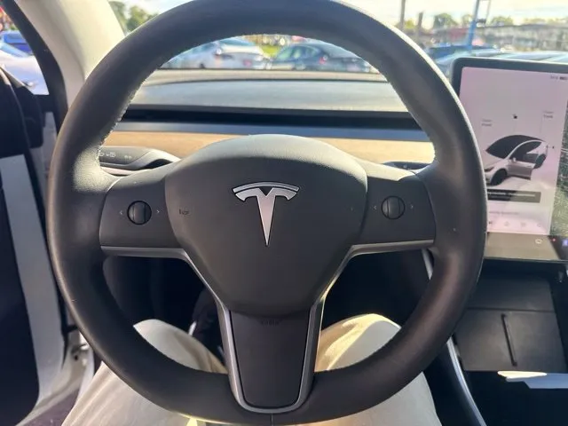 Tesla Model Y photo 25