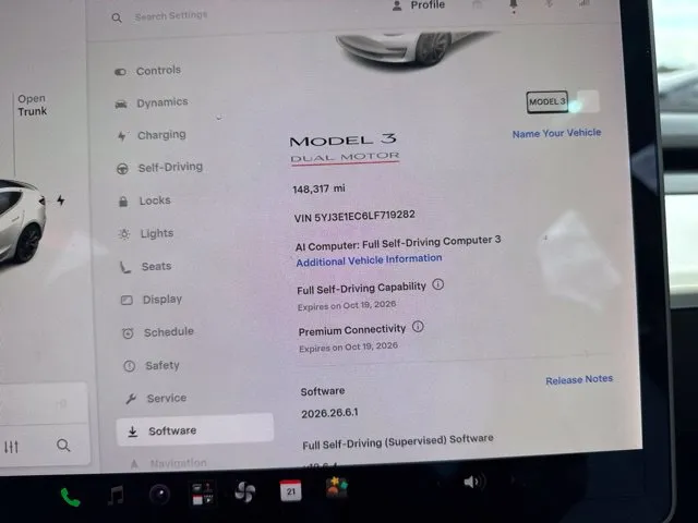 Tesla Model 3 photo 27