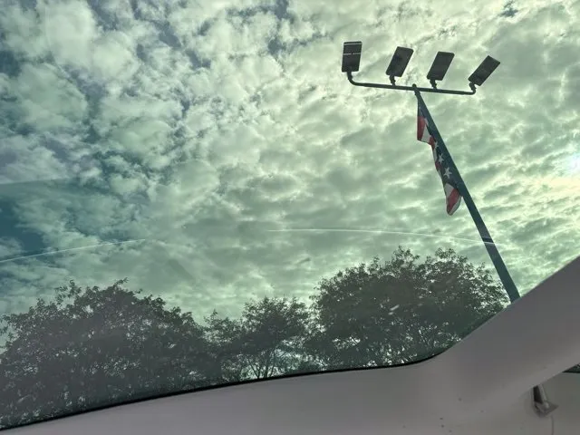 Tesla Model 3 photo 28
