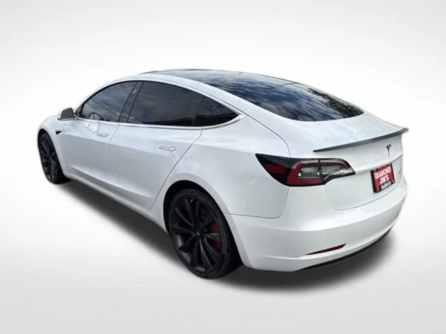 Tesla Model 3 photo 5