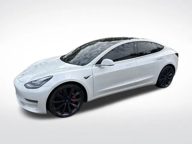 Tesla Model 3 photo 7