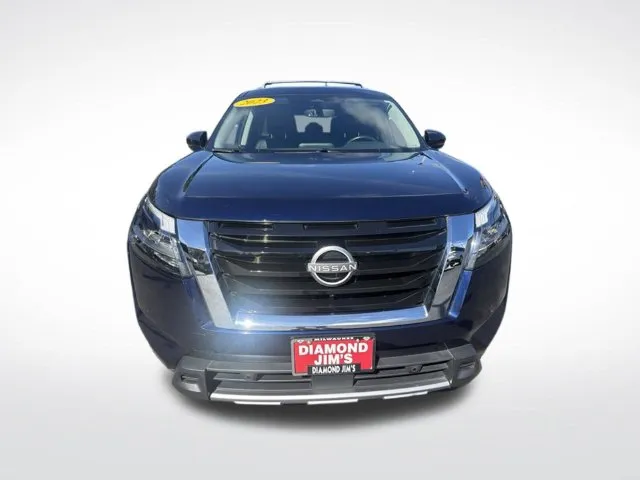 Nissan Pathfinder photo 8