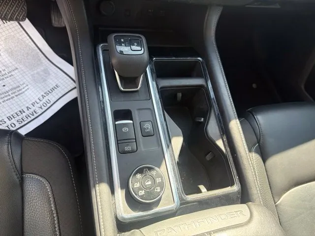 Nissan Pathfinder photo 17