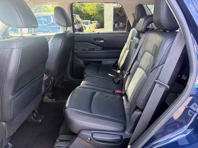 Nissan Pathfinder photo 19