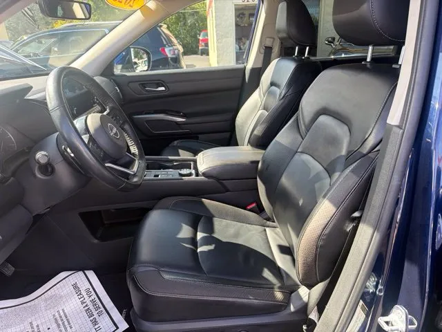 Nissan Pathfinder photo 14
