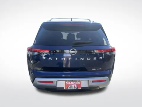 More photos of 2023 Nissan Pathfinder SL at Diamond Jim's Motor Cars, WI