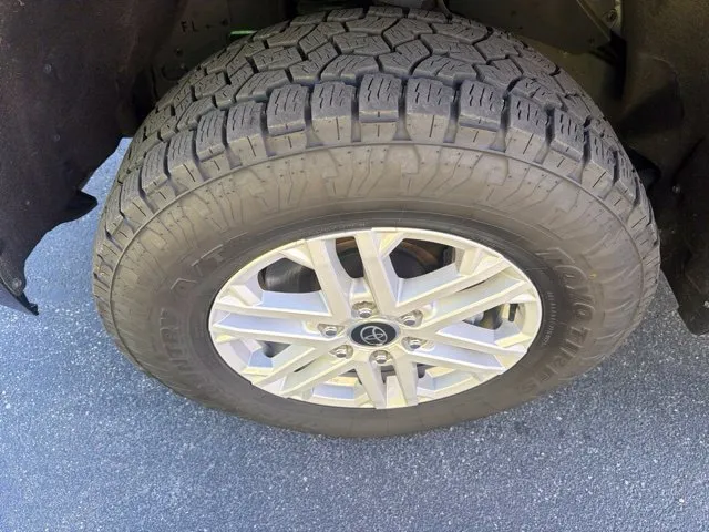 Toyota Tundra photo 10