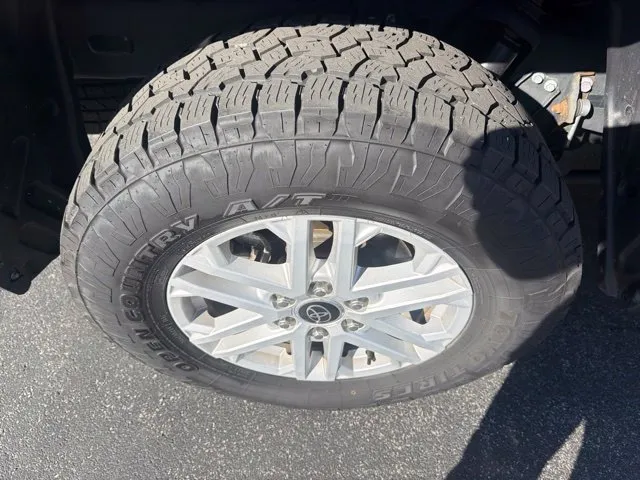 Toyota Tundra photo 12