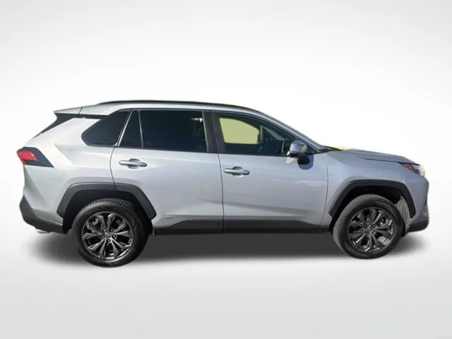 Toyota RAV4 photo 6