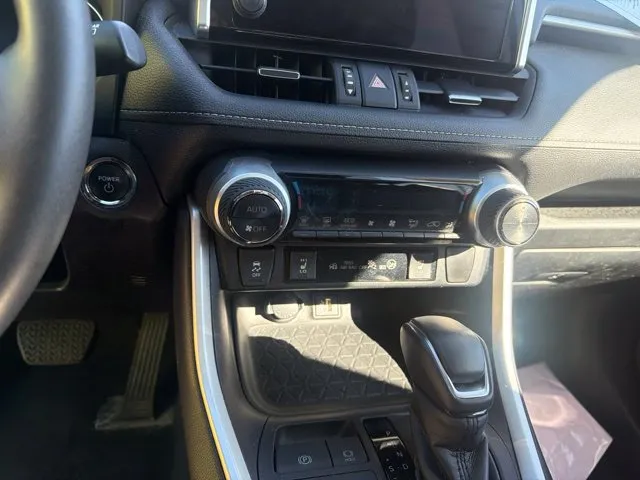 Toyota RAV4 photo 16