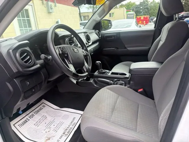 Toyota Tacoma photo 17