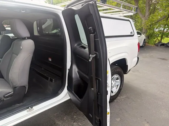 Toyota Tacoma photo 22