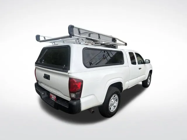 Toyota Tacoma photo 5