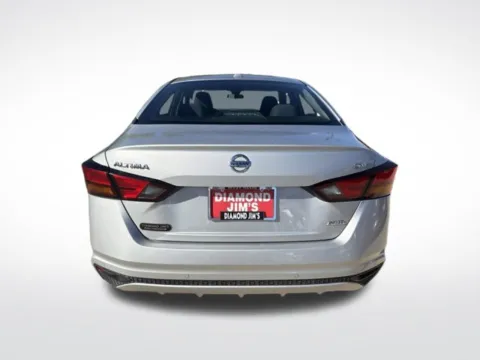 More photos of 2021 Nissan Altima 2.5 SV at Diamond Jim's Motor Cars, WI