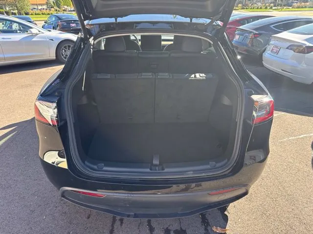 Tesla Model Y photo 17
