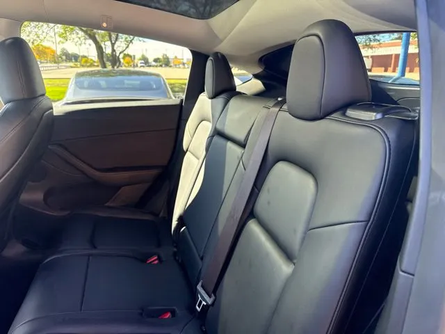 Tesla Model Y photo 13