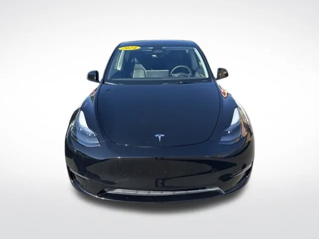 Tesla Model Y photo 8