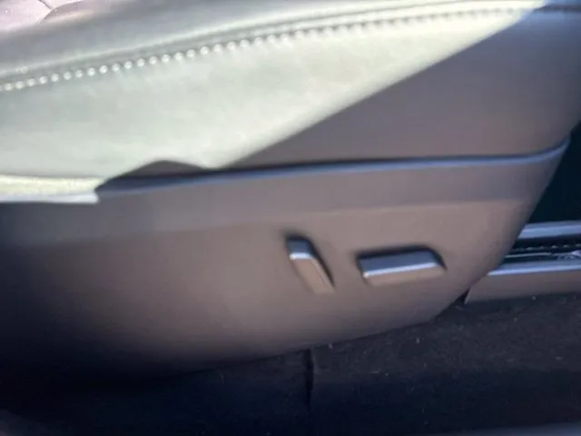 Tesla Model Y photo 24