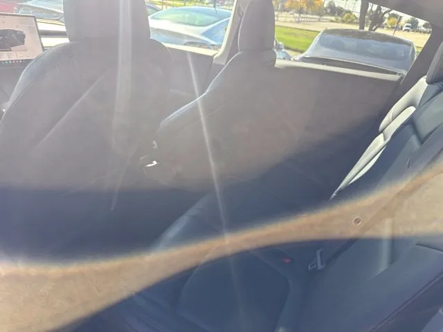 Tesla Model Y photo 14