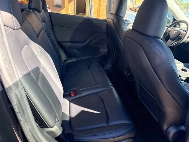 Tesla Model Y photo 21