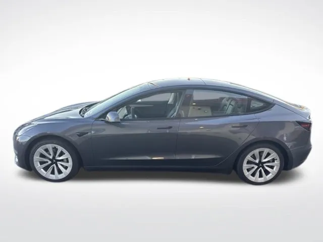 Tesla Model 3 photo 4