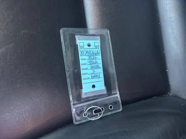 Tesla Model 3 photo 28