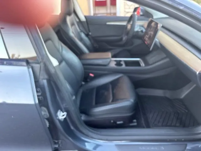 Tesla Model 3 photo 20