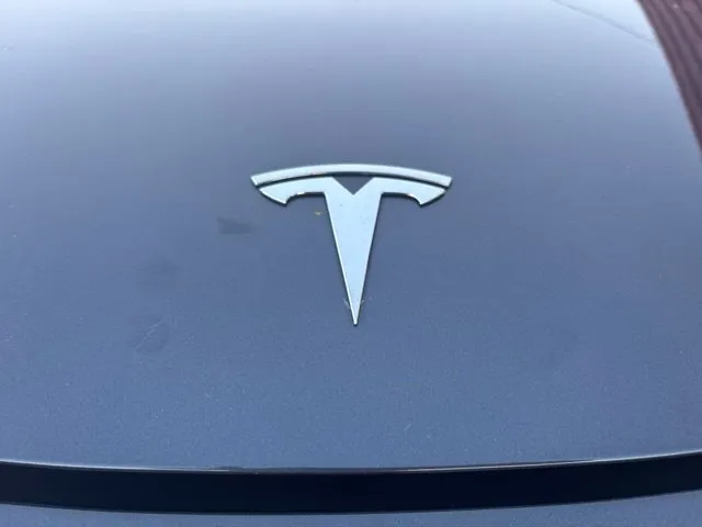 Tesla Model 3 photo 27