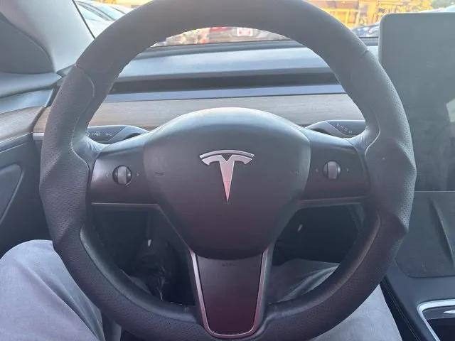 Tesla Model 3 photo 10