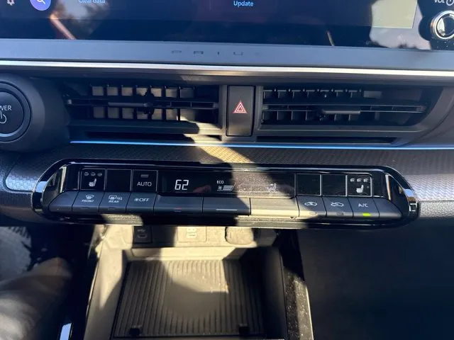 Toyota Prius photo 30