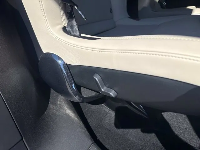 Tesla Model X photo 21