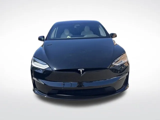 Tesla Model X photo 8