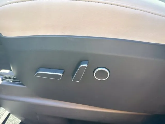 Tesla Model X photo 12